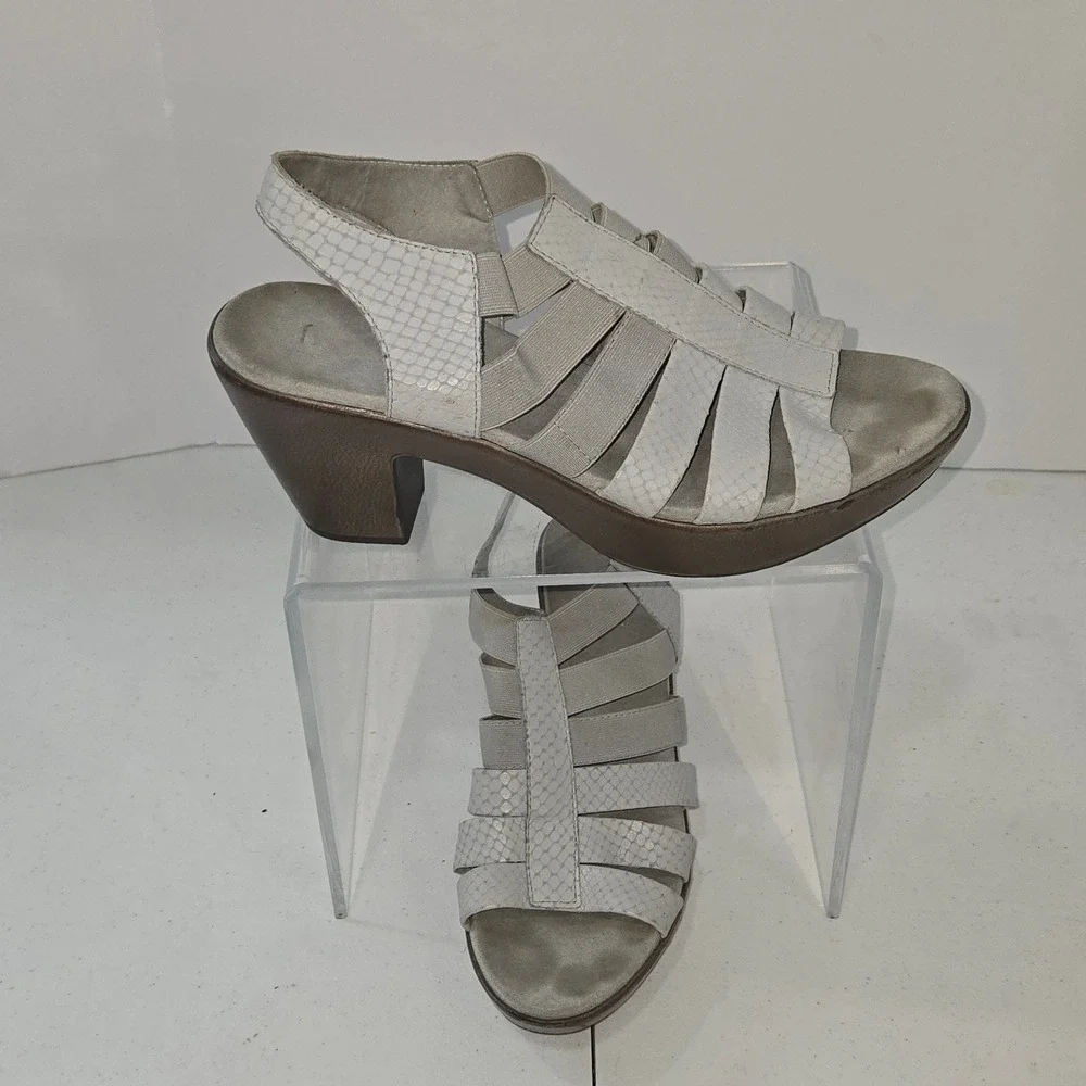 Munro American 9921 Womens 10 M White Snake Print Elastic Strappy Wedge Sandals